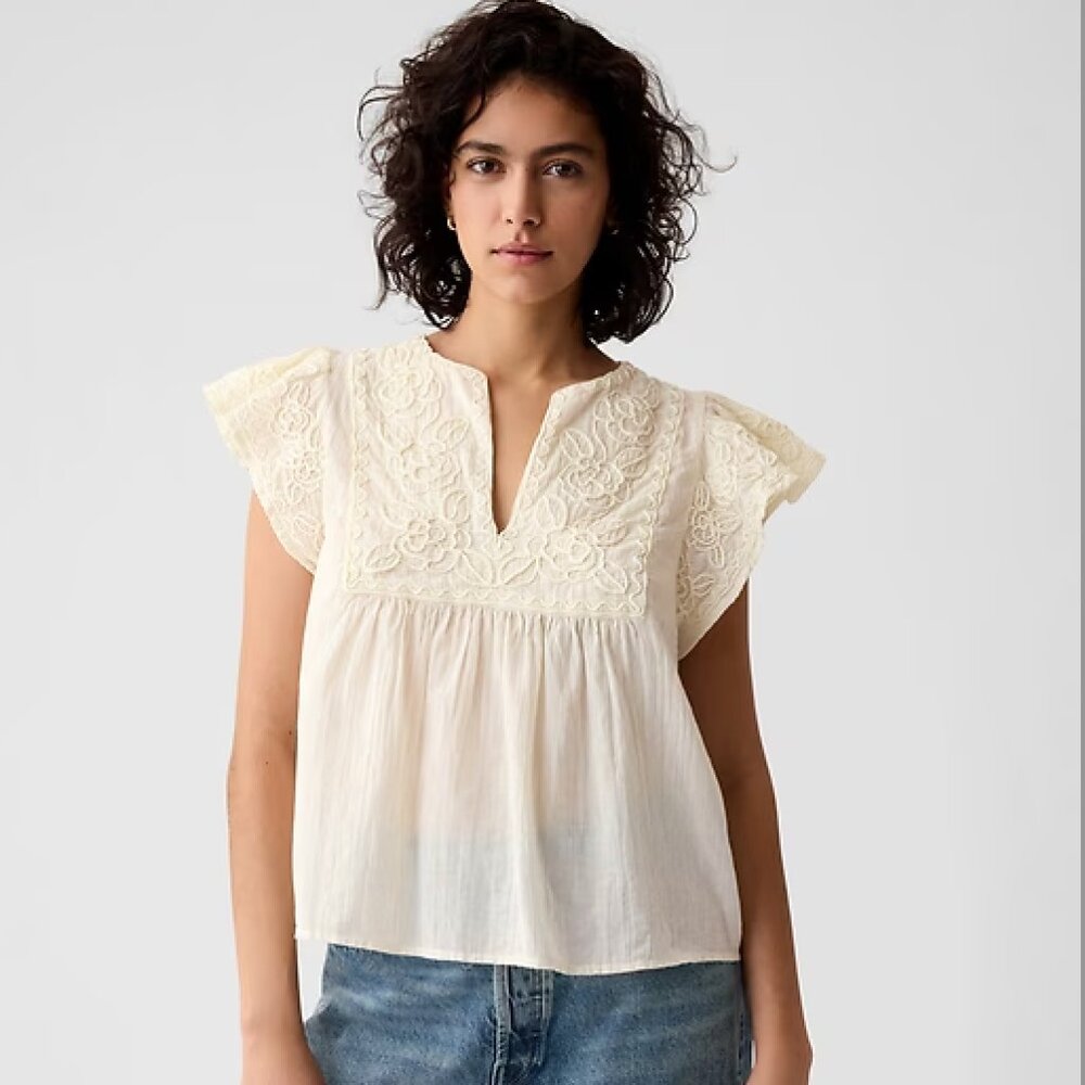 New with Tags: GAP Crinkle Gaze Embroidered Crop Shirt
